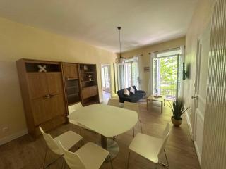Centre ville, grand T3 avec balcon - 9