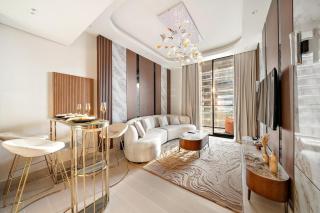 Bright 1BR Retreat with Pool Access Near The Palm & Dubai Marina Hotspots - 4