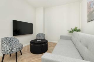 Exclusive Apartment with Parking, Air Conditioning and a Rooftop Terrace in the Centre of Gdańsk by Renters Prestige - 3