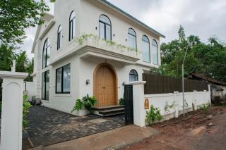 Luxury 4-BHK Villa With Private Pool, Patio and Contemporary design - Parra - 0