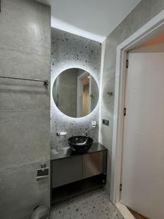 Cozy Apartment with Balcony and Sea View - 6