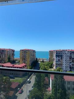 Cozy Apartment with Balcony and Sea View - 5
