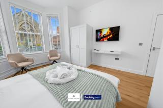 No 26 6 Bedroom House By AltoLuxoExperience Short Lets & Serviced Accommodation With Free Wifi - Burnham on Sea - 2