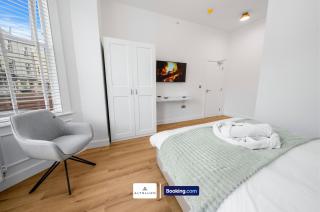 No 26 6 Bedroom House By AltoLuxoExperience Short Lets & Serviced Accommodation With Free Wifi - Burnham on Sea - 4