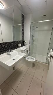 White Crystal Sea View Residence - Melbourne - 9