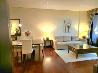 Palm Escape Beachfront 1BR in Royal Amwaj Burj View & Private Balcony - 9