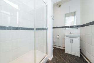 Free Parking 2 Beds Studio Flat close to River Thames - Reading - 2