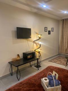 Elegant Retreat 108 Suite - Murree - 8