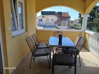 Apartmani Kulaš - Pakoštane - 1