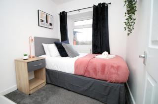 Kingsway House - WIFI - Parking - Spacious 4 Bed - Newport - 5
