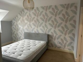 Relax in Style at Wedgwood House 3 BR Home with Garden & Parking - Stoke on Trent - 3