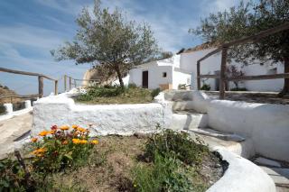 RentitSpain Cueva Oliva, una acogedora cueva y soleado jardín - Guadix - 9