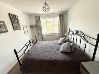 3 Bed House with parking and garden near Tower Bridge - 3