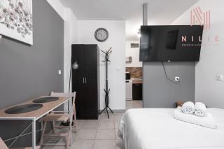 Thalia Studio, Nilie Hospitality MGMT - 3