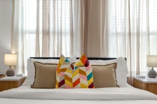 Loft Style Studio In The Heart of D'Arts District - Houston - 8