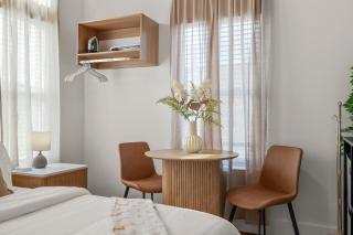 Loft Style Studio In The Heart of D'Arts District - Houston - 3