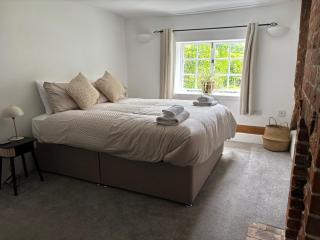 Cosy cottage with King rooms - - 3