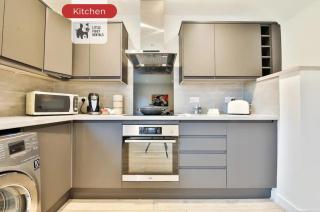 3 Bedroom Home By Littlepiggyrentals Short Lets & Serviced Accommodation With WiFi & Free Parking - Bristol - 2