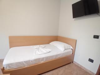 Zina Rooms 1 minute away from the beach - Durazzo - 2