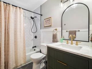 291 Hunter Ave bungalow - 1