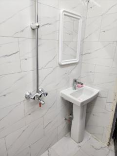 Furnished hone stay villa with attached bathroom with balcony - Al 'Ayn - 7