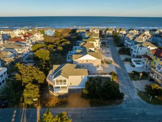 Beautiful Getaway 1 Min to Ocean with Pool Hot Tub - Corolla - 6