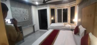 The Griffin Mall Road Nainital - Jāmb - 7
