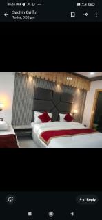 The Griffin Mall Road Nainital - Jāmb - 1