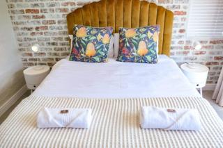 Pont de Val Riverside accommodation - - 7