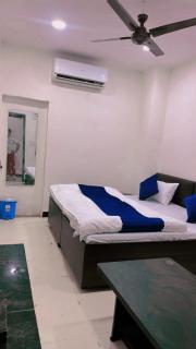 Tridev Hotel - Agra - 7