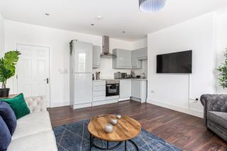 Stylish & Modern Home by the Sea Near Three Shells - Southend-on-Sea - 6