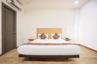 FabHotel Royale 49 - Noida - 9