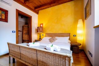 Elegant Colorful Apartment - Verona Apartments - 7