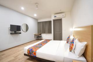 FabHotel Royale 49 - Noida - 8