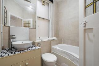 Stylish 2 bedroom apartment on Marylebone High St - 8
