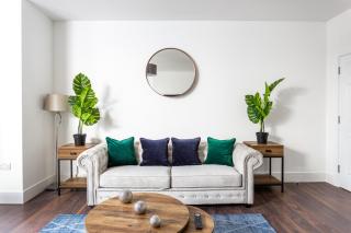 Stylish & Modern Home by the Sea Near Three Shells - Southend-on-Sea - 2