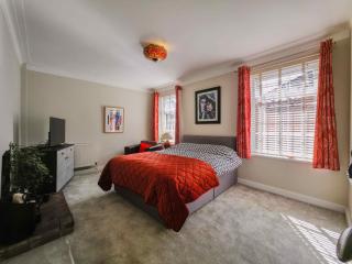 Laceby Lodge - contractors welcome fast WIFI Sky TV Cambridge Mews - - 1