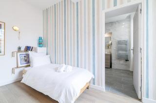 Sunlight Properties - Archibald - Nice Port area, 2 Bedrooms, stunning holiday rental apartment with balcony & parking - Nice - 9