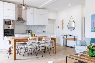 Sunlight Properties - Archibald - Nice Port area, 2 Bedrooms, stunning holiday rental apartment with balcony & parking - Nice - 4