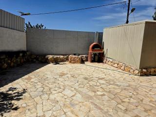 Charming Farmhouse for Lease - Ad Dayr - 4