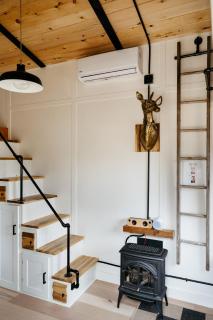 The Nest - Romantic Tiny Home with a Vintage Vibes, 10 mins to Winery - Deseronto - 2