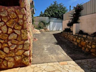 Charming Farmhouse for Lease - Ad Dayr - 1