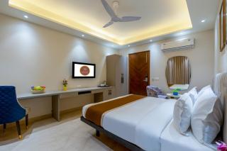 Airport Hotel River Inn Near Aero City - New Delhi - 1