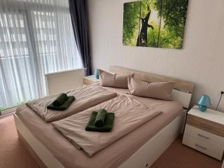 Waldtraum Schwimmbad Sauna Kinderbett wandern - 4