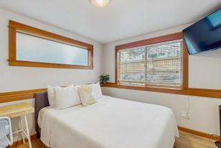 Seattle Adventure & Stadium Getaway - Lower Level - Seattle - 2