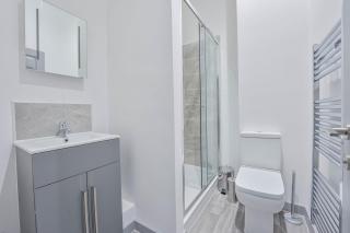 Cosy & Bright 1 Bedroom Budget Apartment in Dudley - Dudley - 7