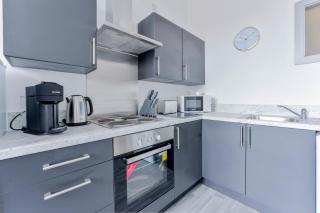 Cosy & Bright 1 Bedroom Budget Apartment in Dudley - Dudley - 4