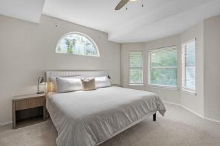 Modern 4BR Gem Chic Comfort in Austin home - Austin - 6