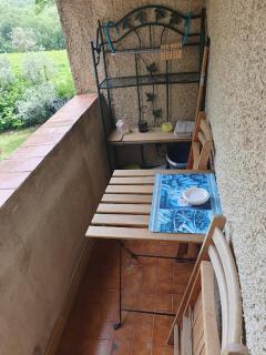 Les Romarins Charmant petit appartement a La Tour d'Aigues Vaucluse - La Celle-sous-Gouzon - 9