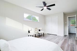 Luxury 4BR Retreat 10 Mins to Downtown & Lake - Mesquite - 3